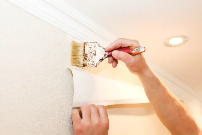 Pose de papier peint à Coullons — revêtements muraux et toiles de verre